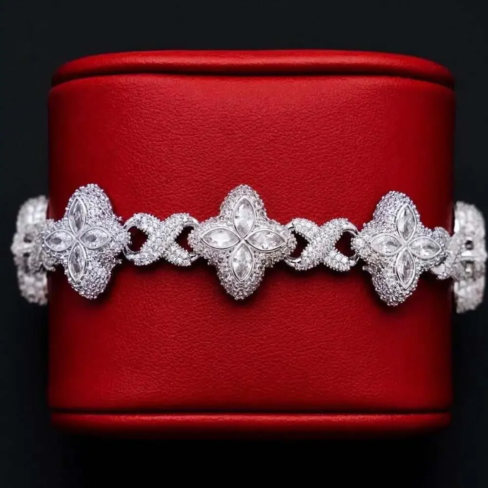 Iced Out Clover Bracelet 8 0 Bdd